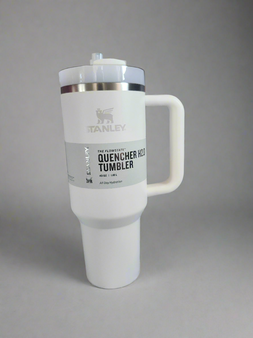 🤍✨ Stanley Quencher H2.0 Tumbler – 40 oz Cream Edition